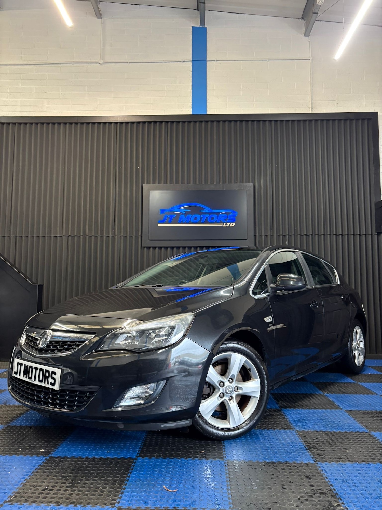 Used Vauxhall Astra 2012 for sale - 76559590: Photo 3