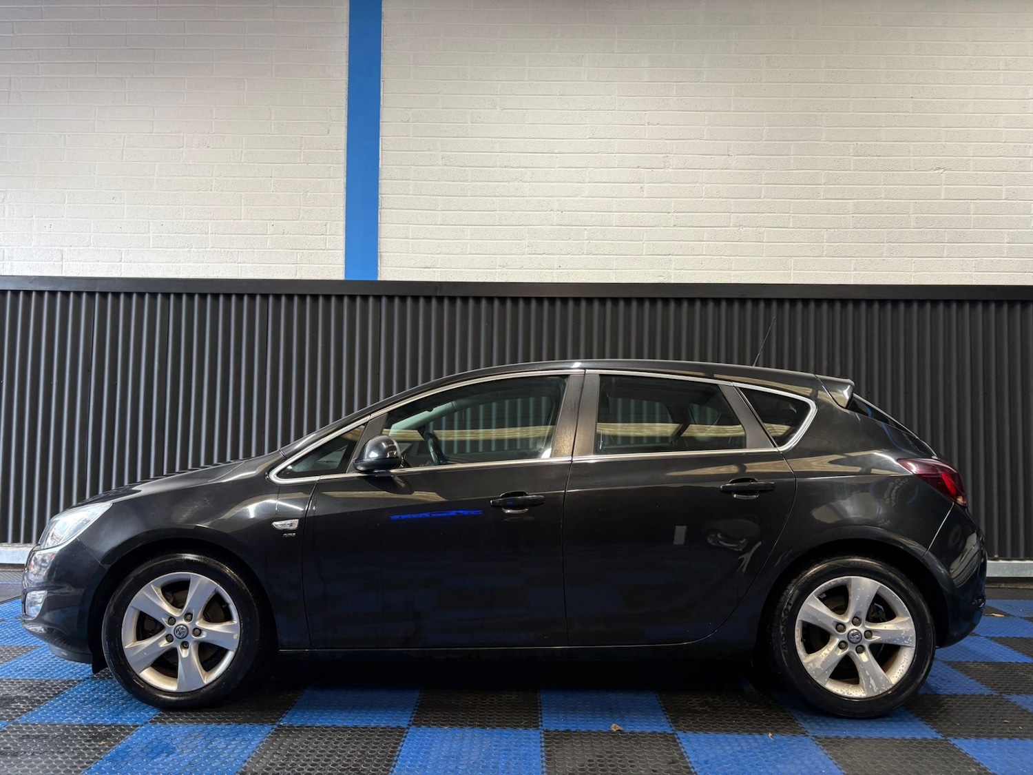 Used Vauxhall Astra 2012 for sale - 76559590: Photo 5