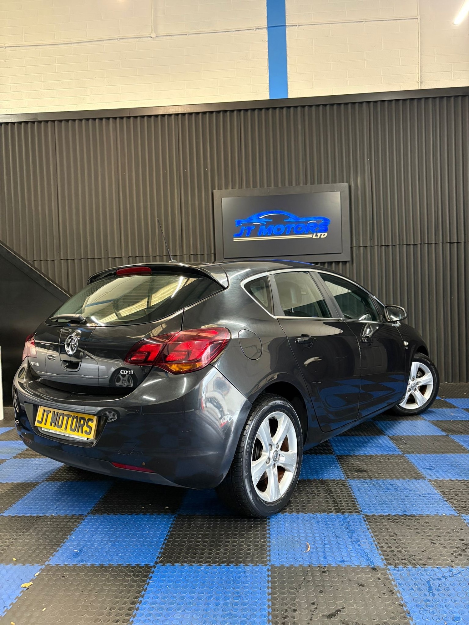 Used Vauxhall Astra 2012 for sale - 76559590: Photo 8