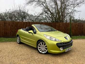 Yellow Peugeot 207 XS 1.6 HDi Editorial Image - Image of bright, 5door:  8107270