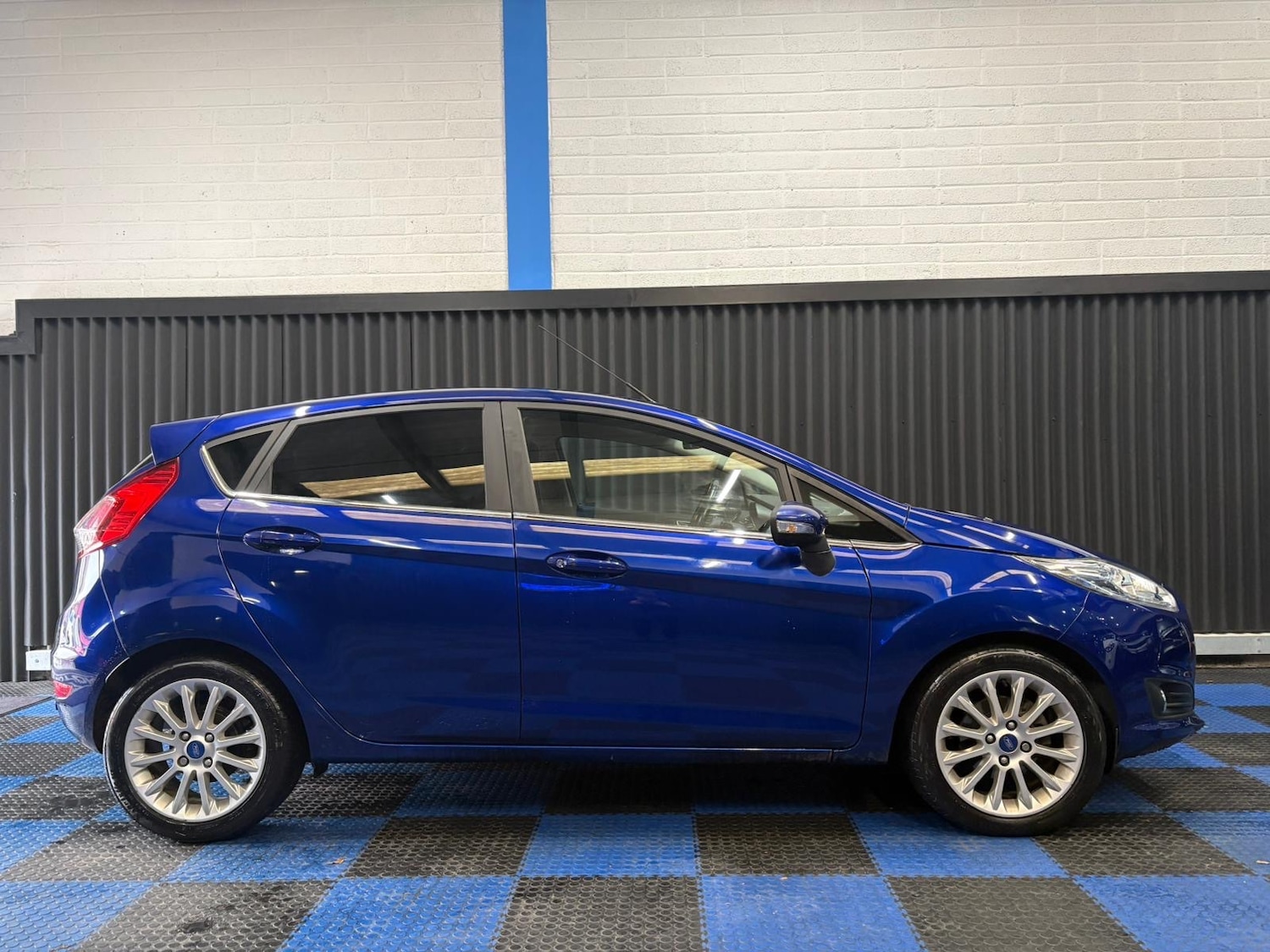Used Ford Fiesta 2015 for sale - 77508245: Photo 4