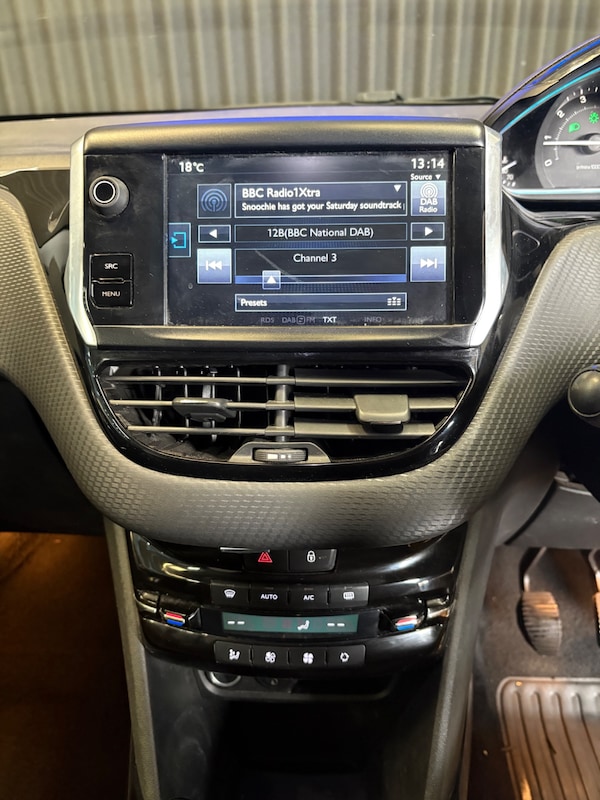 Used Peugeot 2008 2015 for sale - 75997221: Photo 19