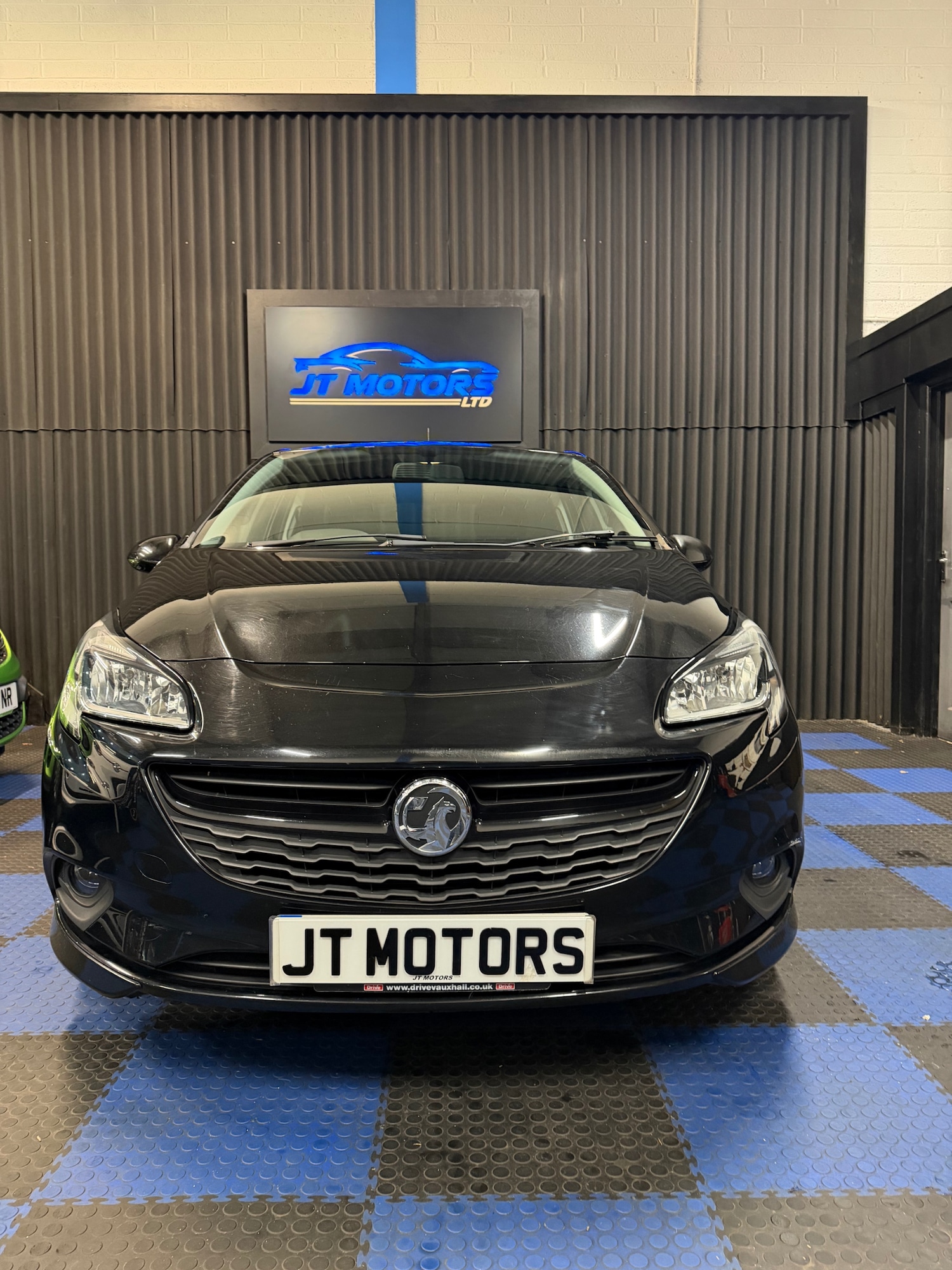 Used Vauxhall Corsa 2017 for sale - 76923809: Photo 2