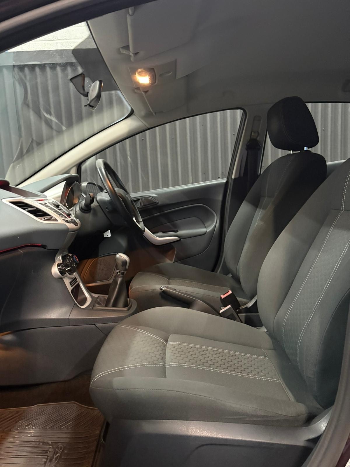 Used Ford Fiesta 2010 for sale - 76740951: Photo 12