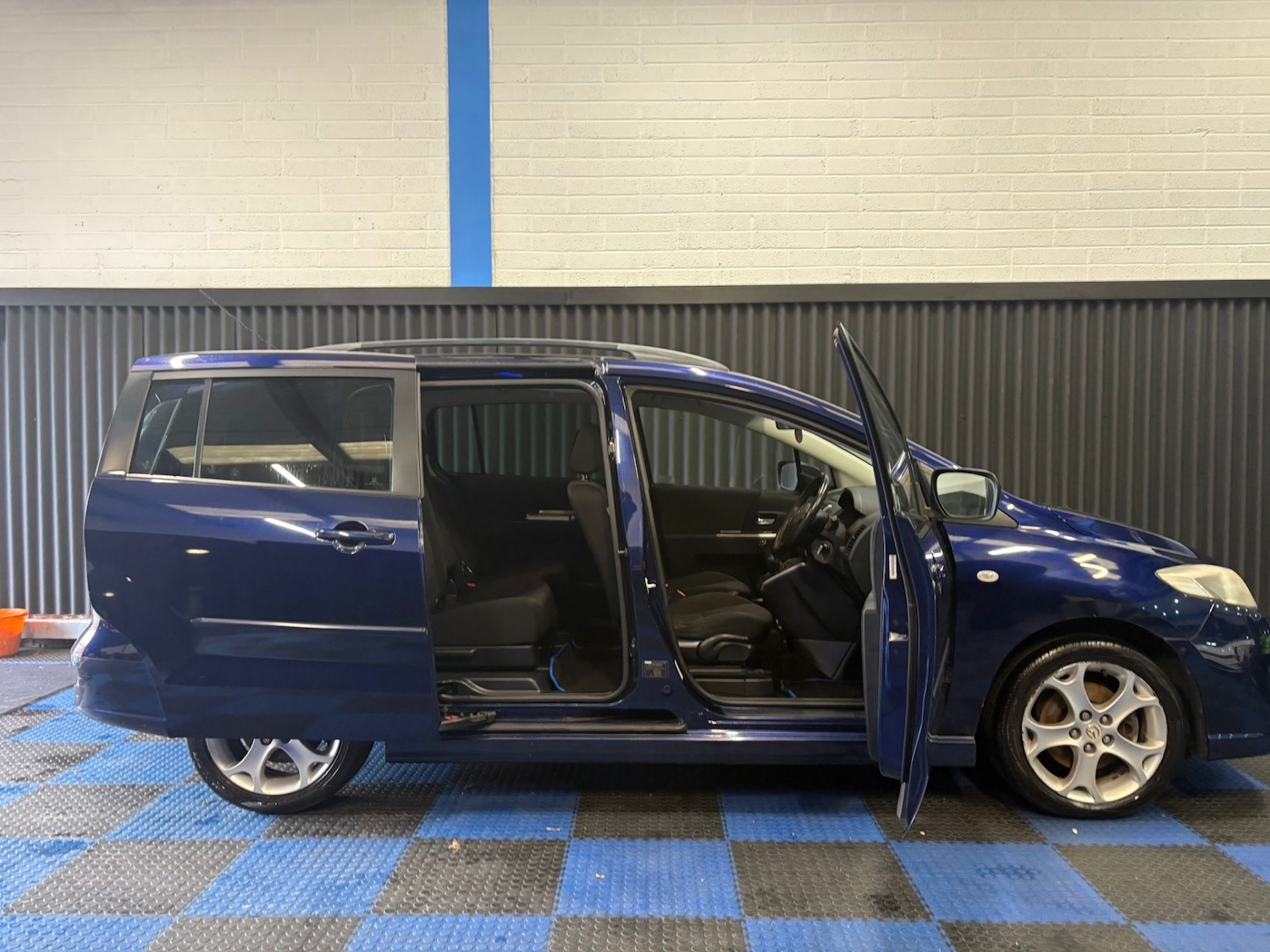 Used Mazda Mazda5 2010 for sale - 77393058: Photo 22