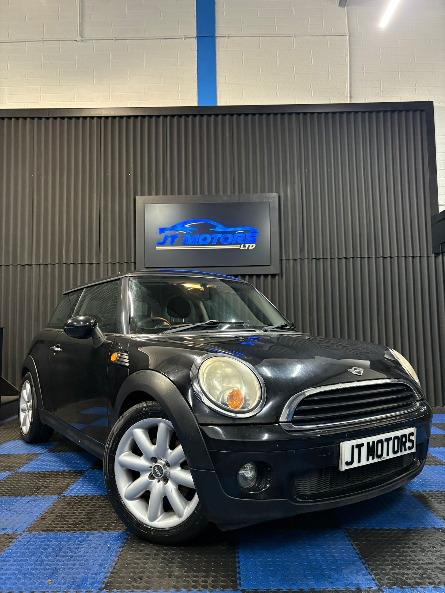 Used MINI Hatch 2009 for sale - 76559610: Photo 1