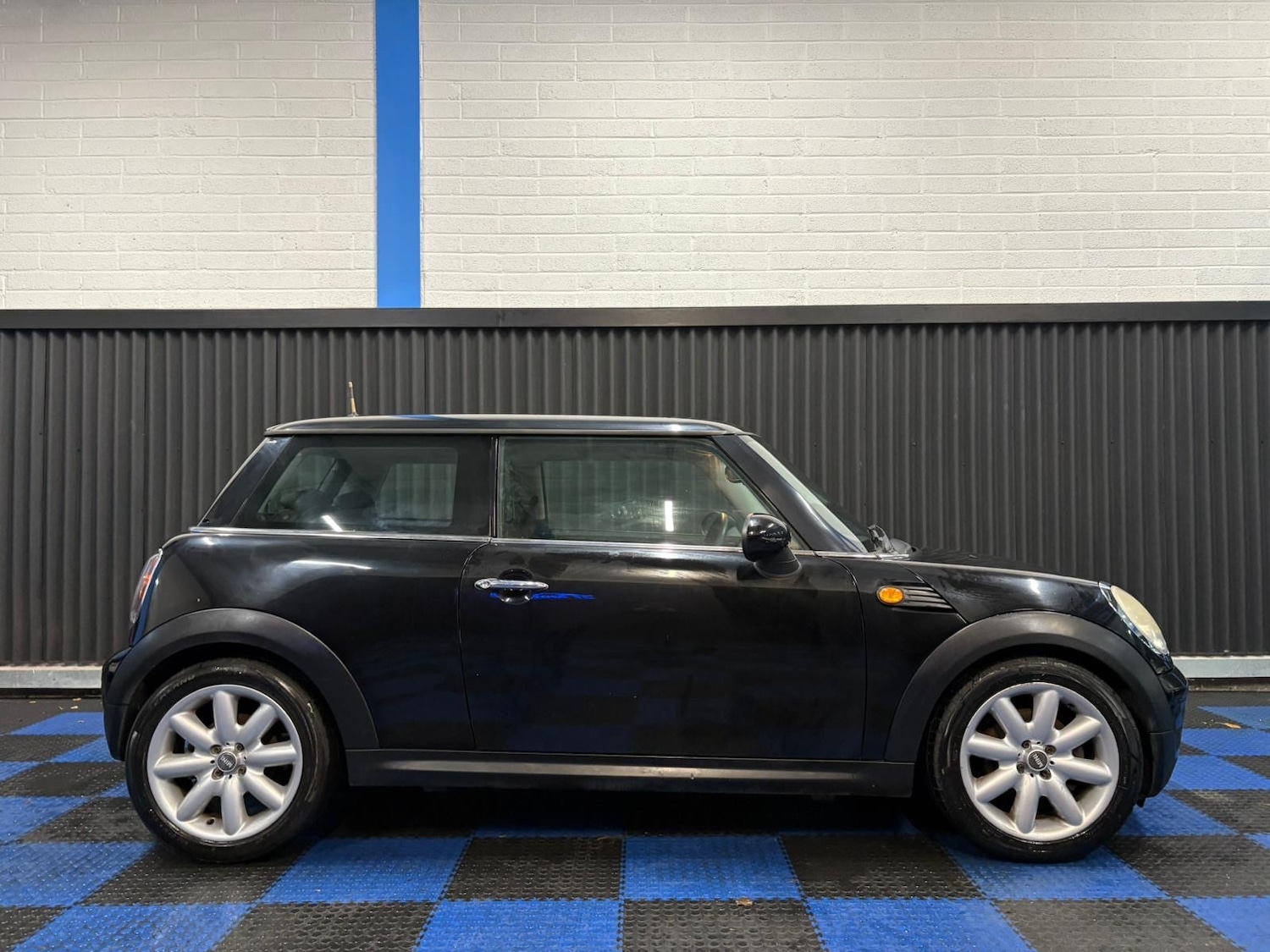Used MINI Hatch 2009 for sale - 76559610: Photo 4
