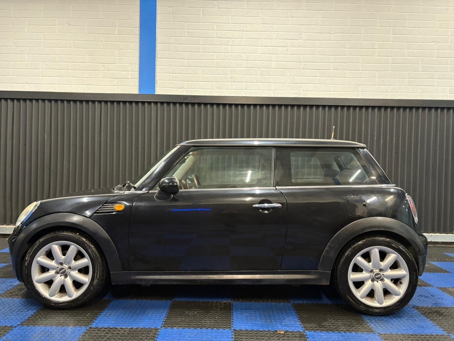 Used MINI Hatch 2009 for sale - 76559610: Photo 5