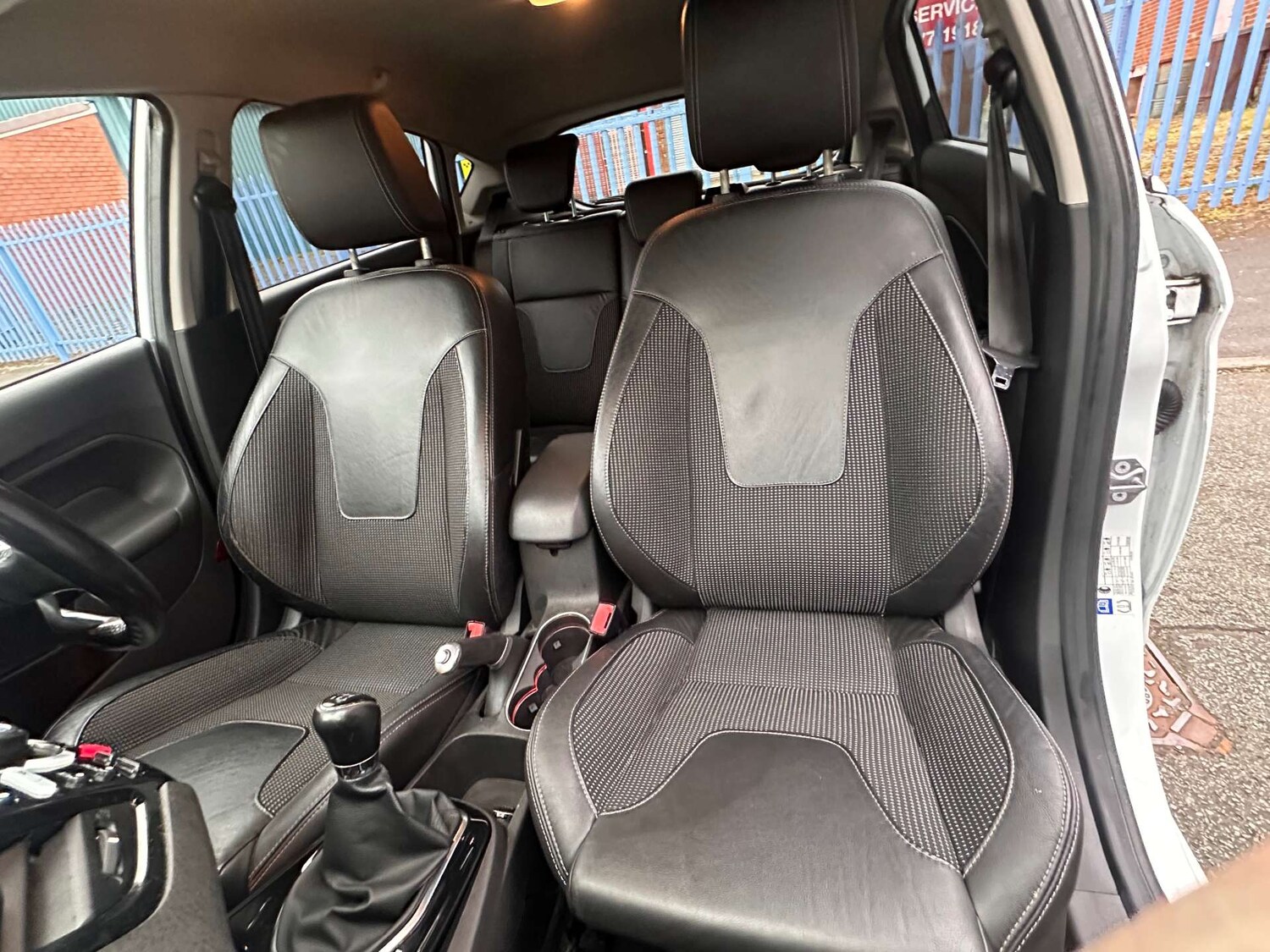 Used Ford Fiesta 2015 for sale - 76220572: Photo 38