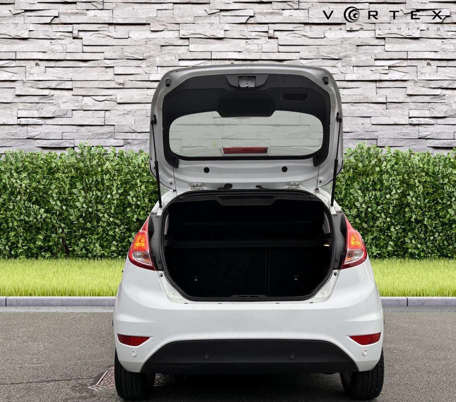 Used Ford Fiesta 2015 for sale - 76220572: Photo 8