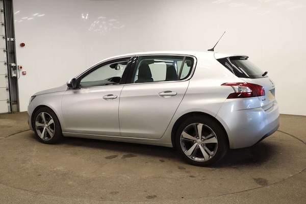 Used Peugeot 308 2017 for sale - 76287440: Photo 2