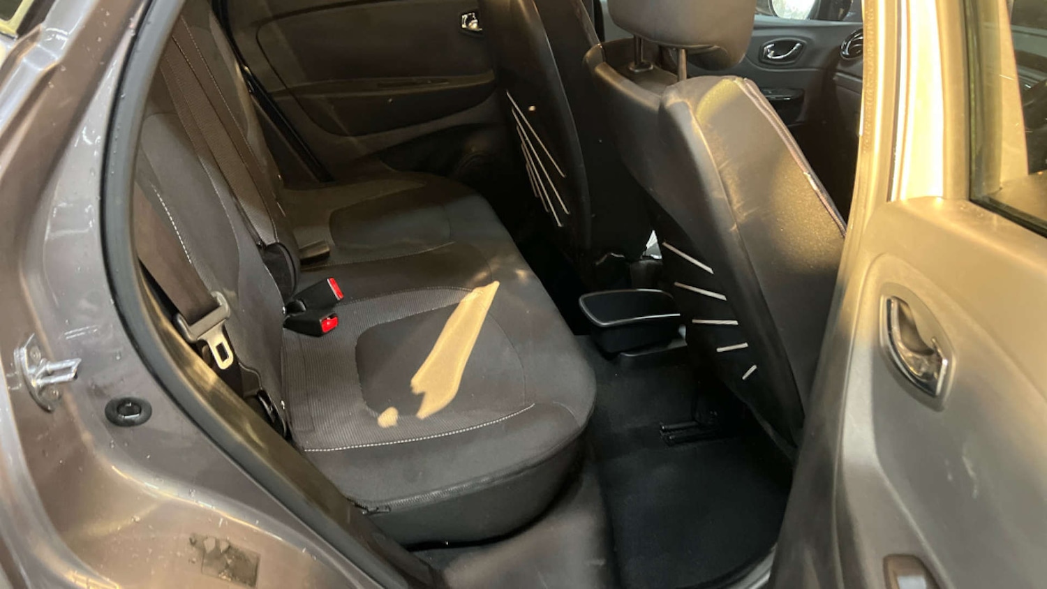 Used Renault Captur 2016 for sale - 76666279: Photo 8