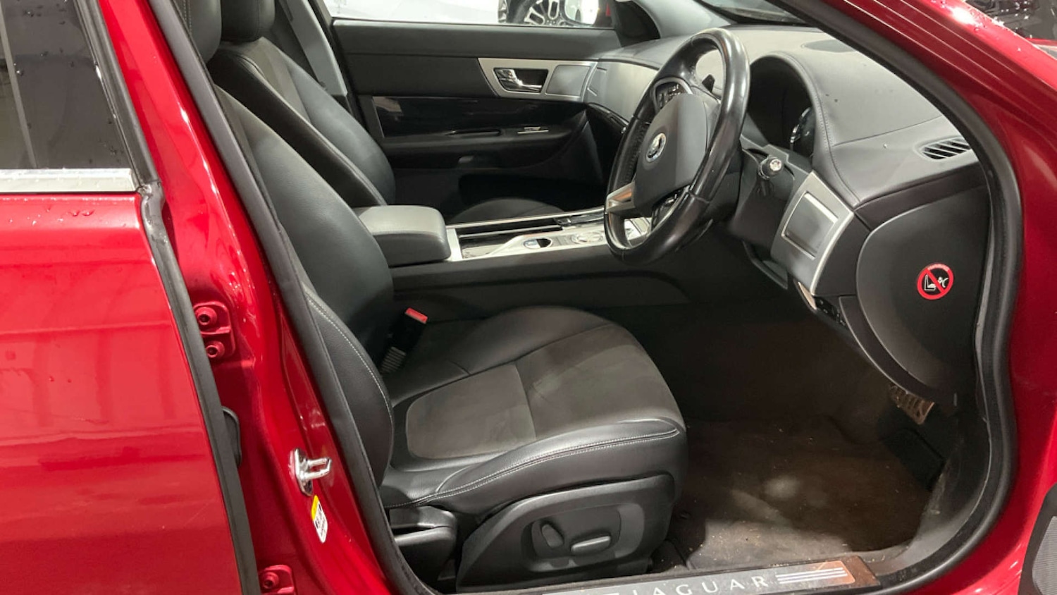 Used Jaguar XF 2013 for sale - 77224802: Photo 9