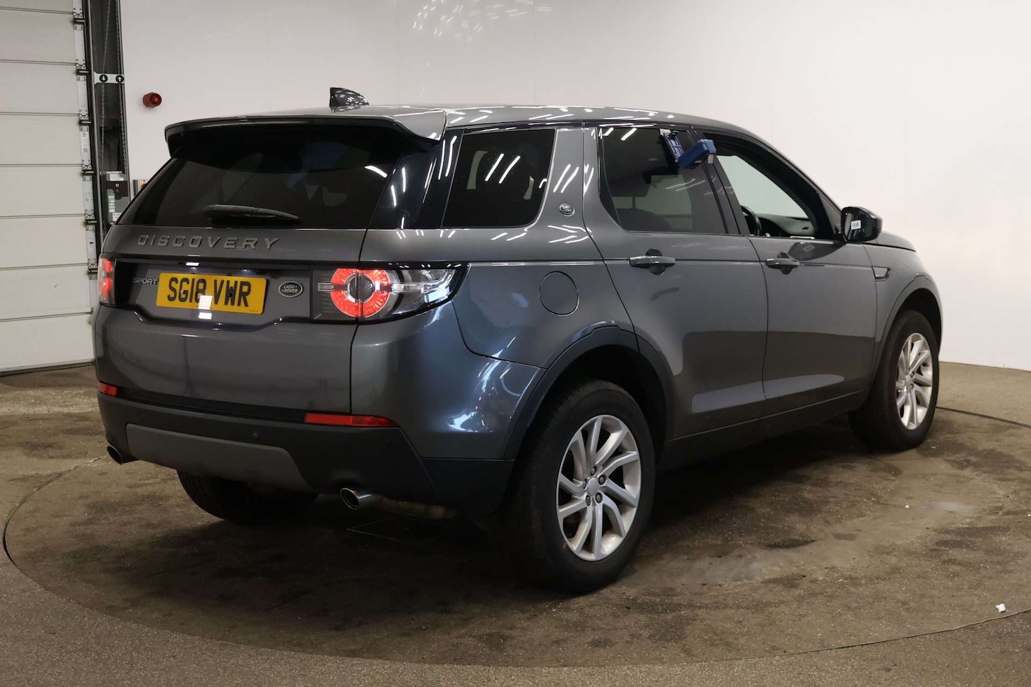 Used Land Rover Discovery Sport 2018 for sale - 77261380: Photo 3