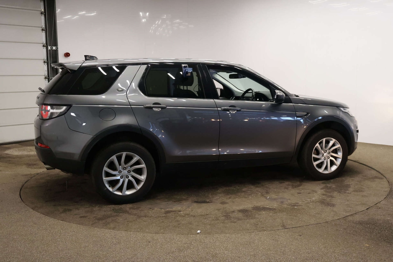 Used Land Rover Discovery Sport 2018 for sale - 77261380: Photo 4