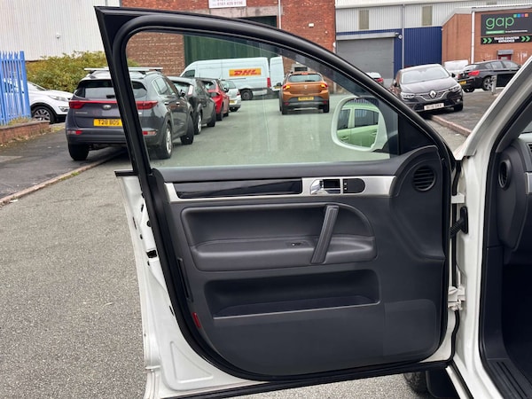 Used Volkswagen Touareg 2010 for sale - 76232960: Photo 33