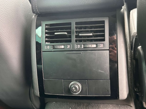 Used Volkswagen Touareg 2010 for sale - 76232960: Photo 39