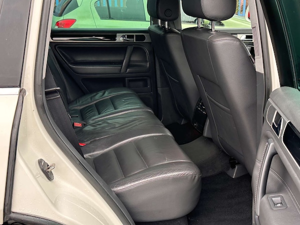 Used Volkswagen Touareg 2010 for sale - 76232960: Photo 40