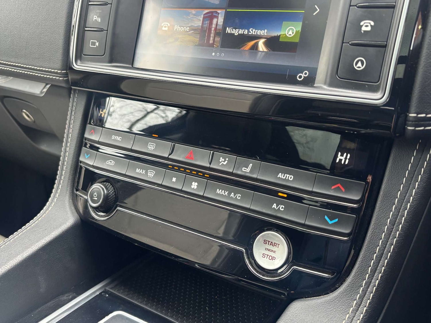 Used Jaguar F-Pace 2017 for sale - 77490182: Photo 39