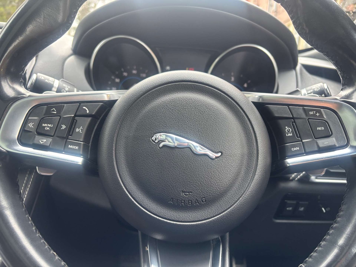 Used Jaguar F-Pace 2017 for sale - 77490182: Photo 43