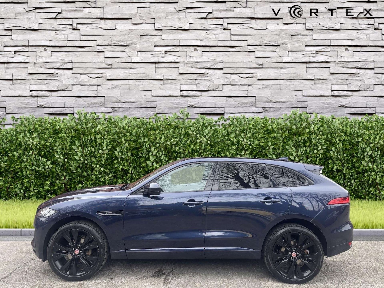 Used Jaguar F-Pace 2017 for sale - 77490182: Photo 5