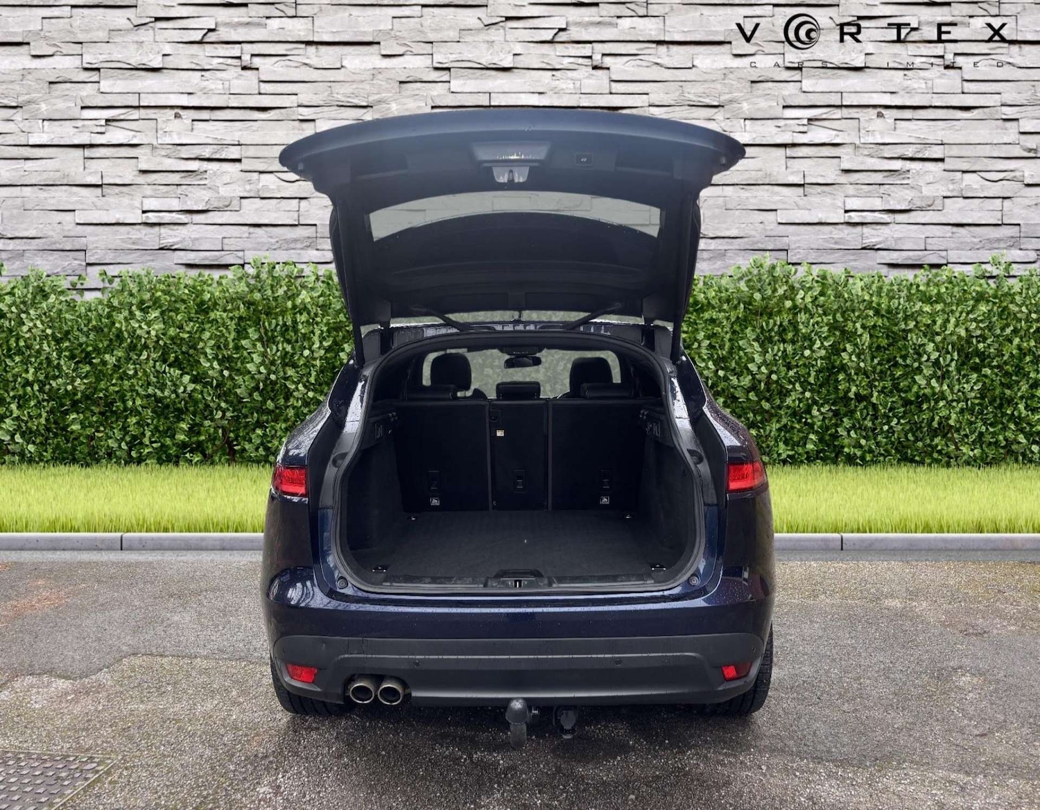 Used Jaguar F-Pace 2017 for sale - 77490182: Photo 8