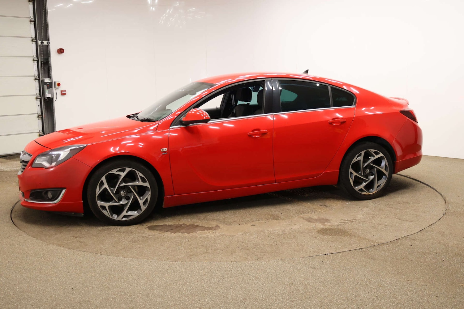 Used Vauxhall Insignia 2015 for sale - 76720453: Photo 2