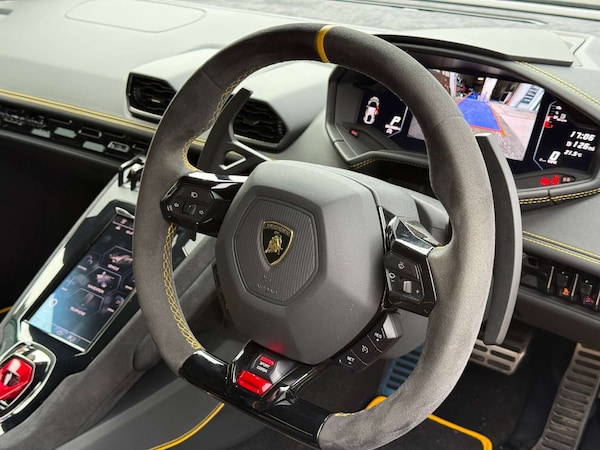 Used Lamborghini Huracan 2023 for sale - 75281230: Photo 13