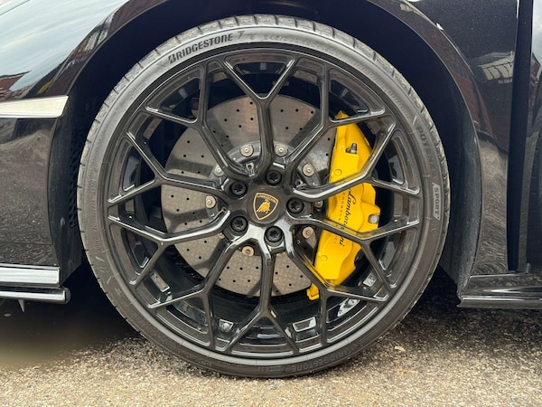 Used Lamborghini Huracan 2023 for sale - 75281230: Photo 23