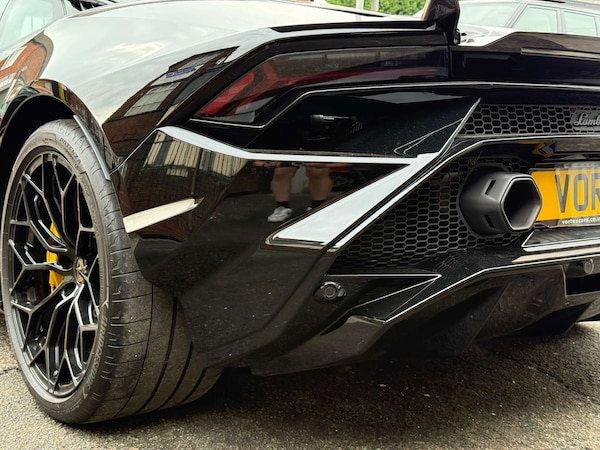 Used Lamborghini Huracan 2023 for sale - 75281230: Photo 37