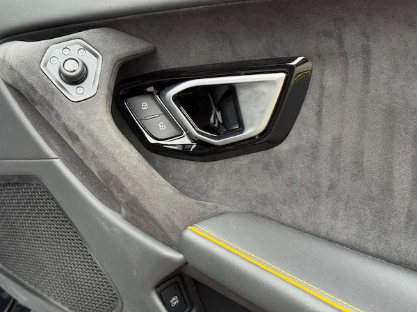 Used Lamborghini Huracan 2023 for sale - 75281230: Photo 43