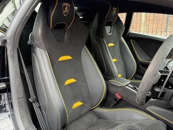 Used Lamborghini Huracan 2023 for sale - 75281230: Photo