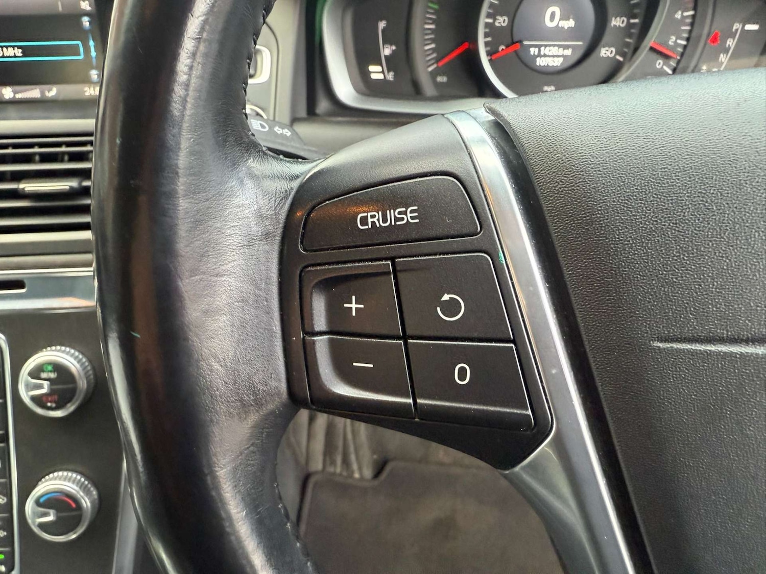 Used Volvo XC60 2014 for sale - 77148623: Photo 33