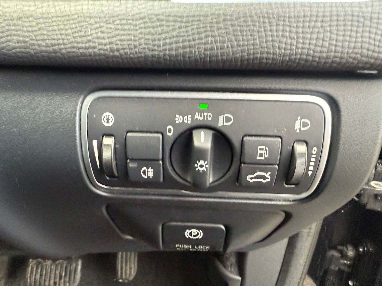 Used Volvo XC60 2014 for sale - 77148623: Photo 37