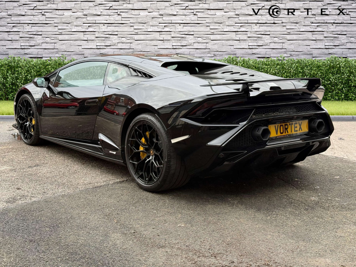 Used Lamborghini Huracan 2023 for sale - 77069414: Photo 4