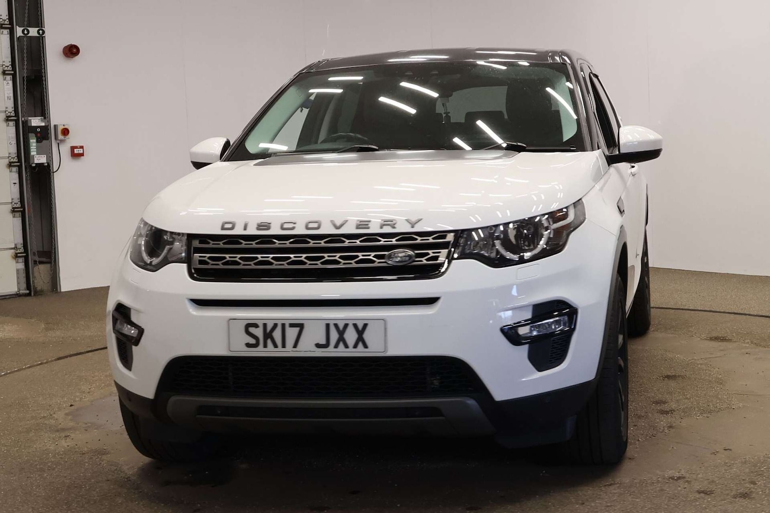 Used Land Rover Discovery Sport 2017 for sale - 78083442: Photo 5