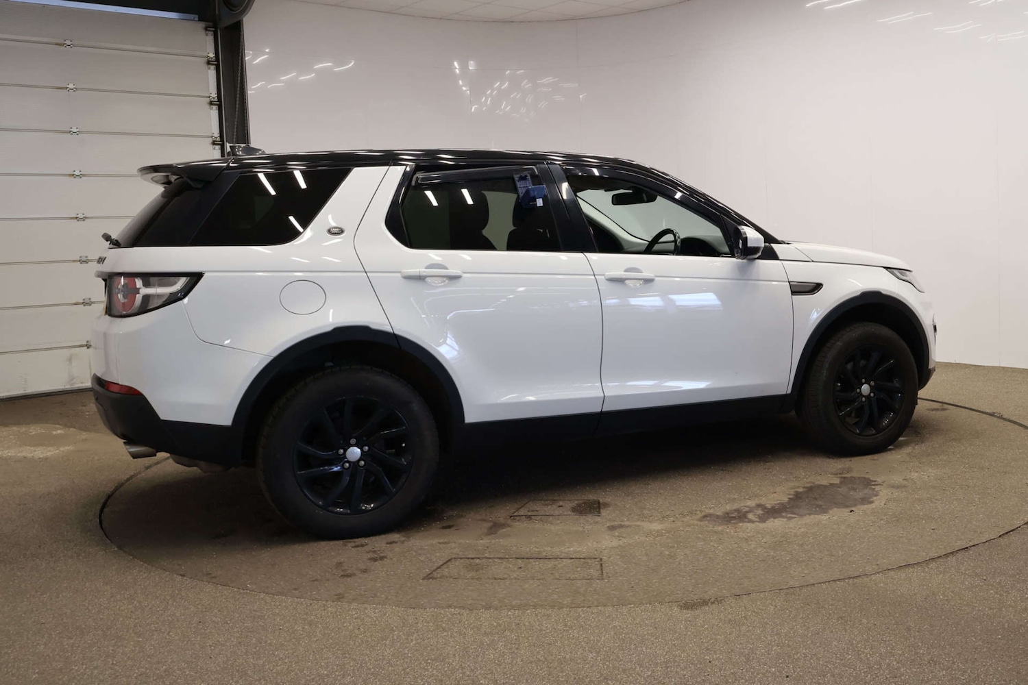 Used Land Rover Discovery Sport 2017 for sale - 78083442: Photo 6