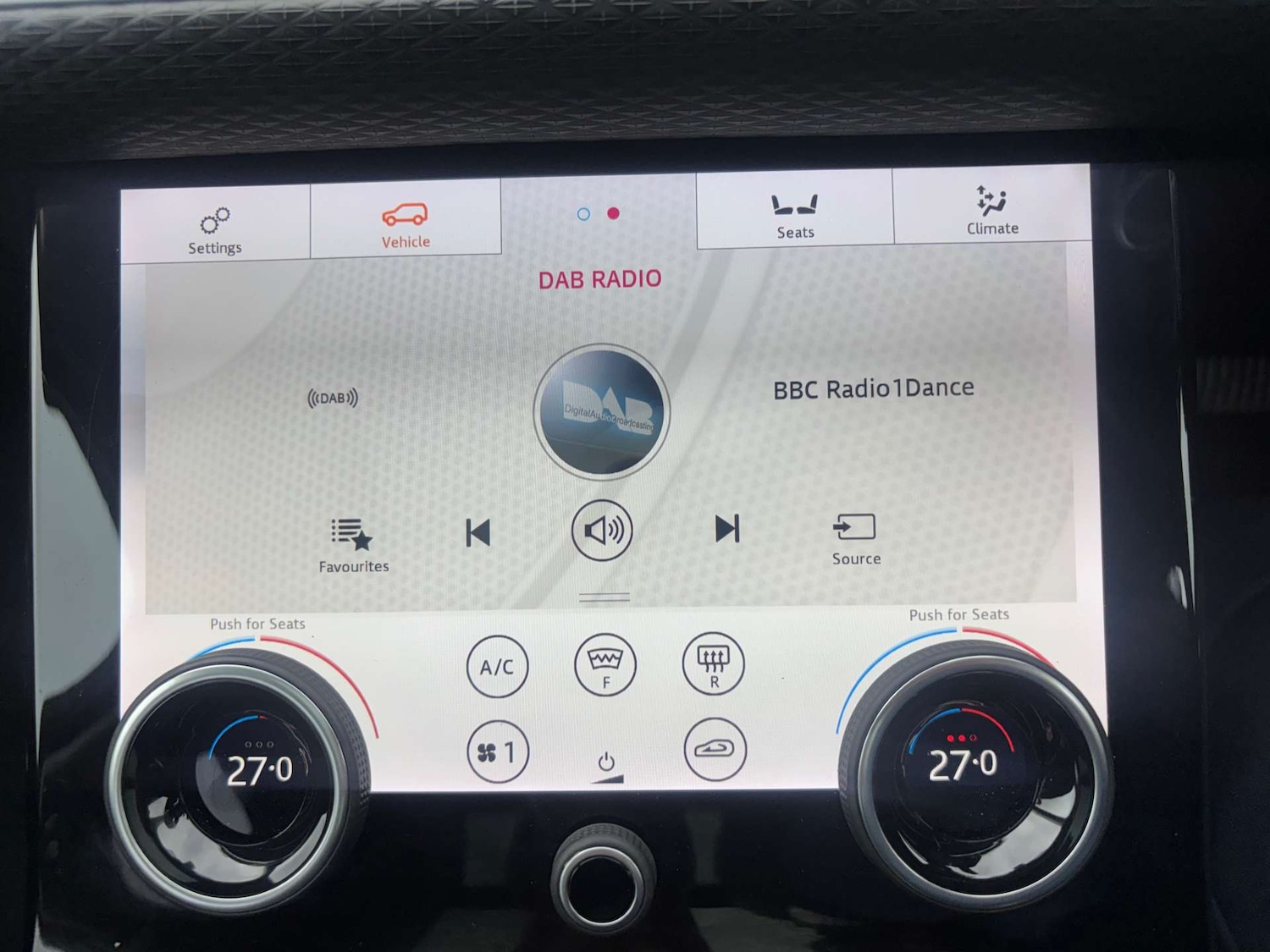 Used Land Rover Range Rover Velar 2017 for sale - 77569682: Photo 31