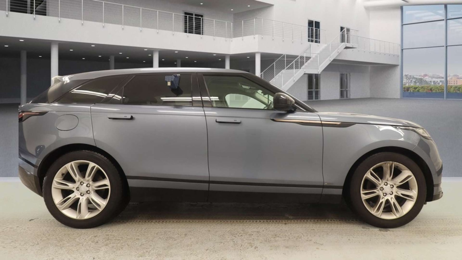 Used Land Rover Range Rover Velar 2017 for sale - 77569682: Photo 5