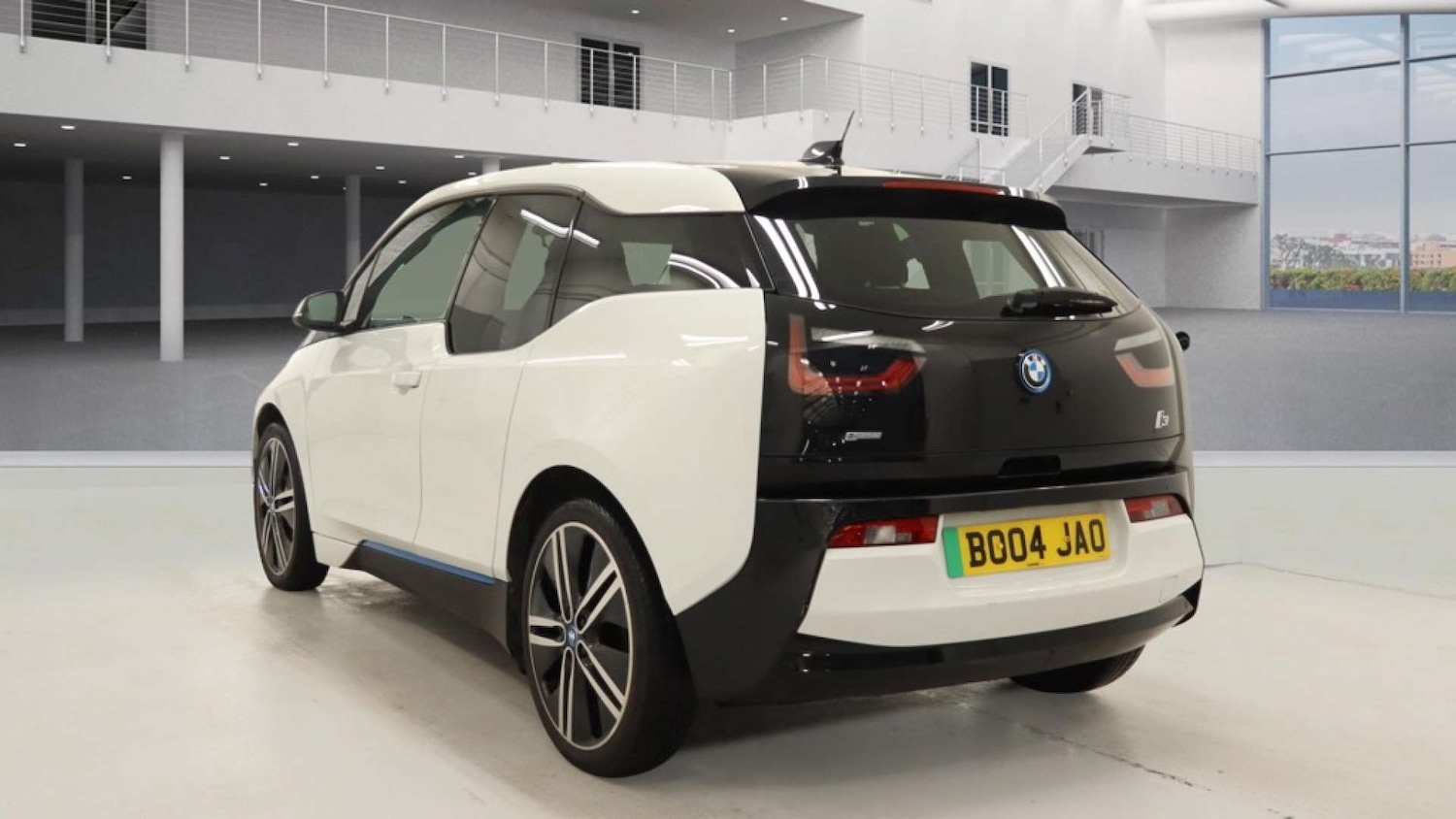 Used BMW i3 2015 for sale - 77148617: Photo 3