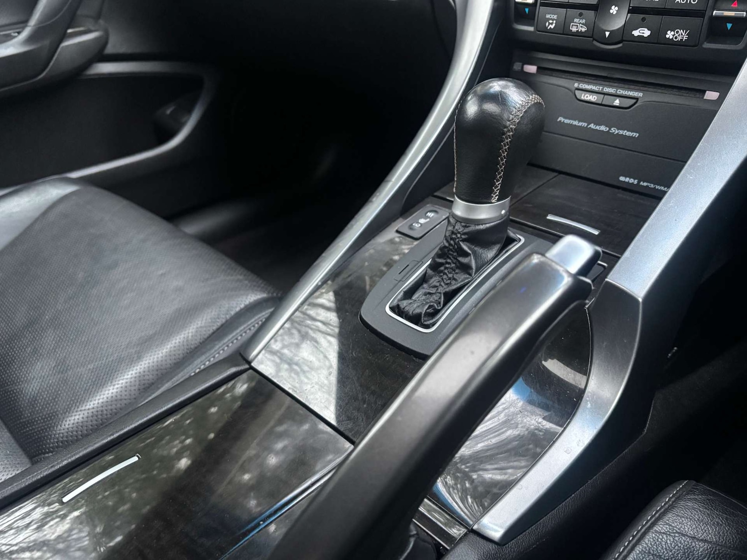 Used Honda Accord 2012 for sale - 77797700: Photo 31