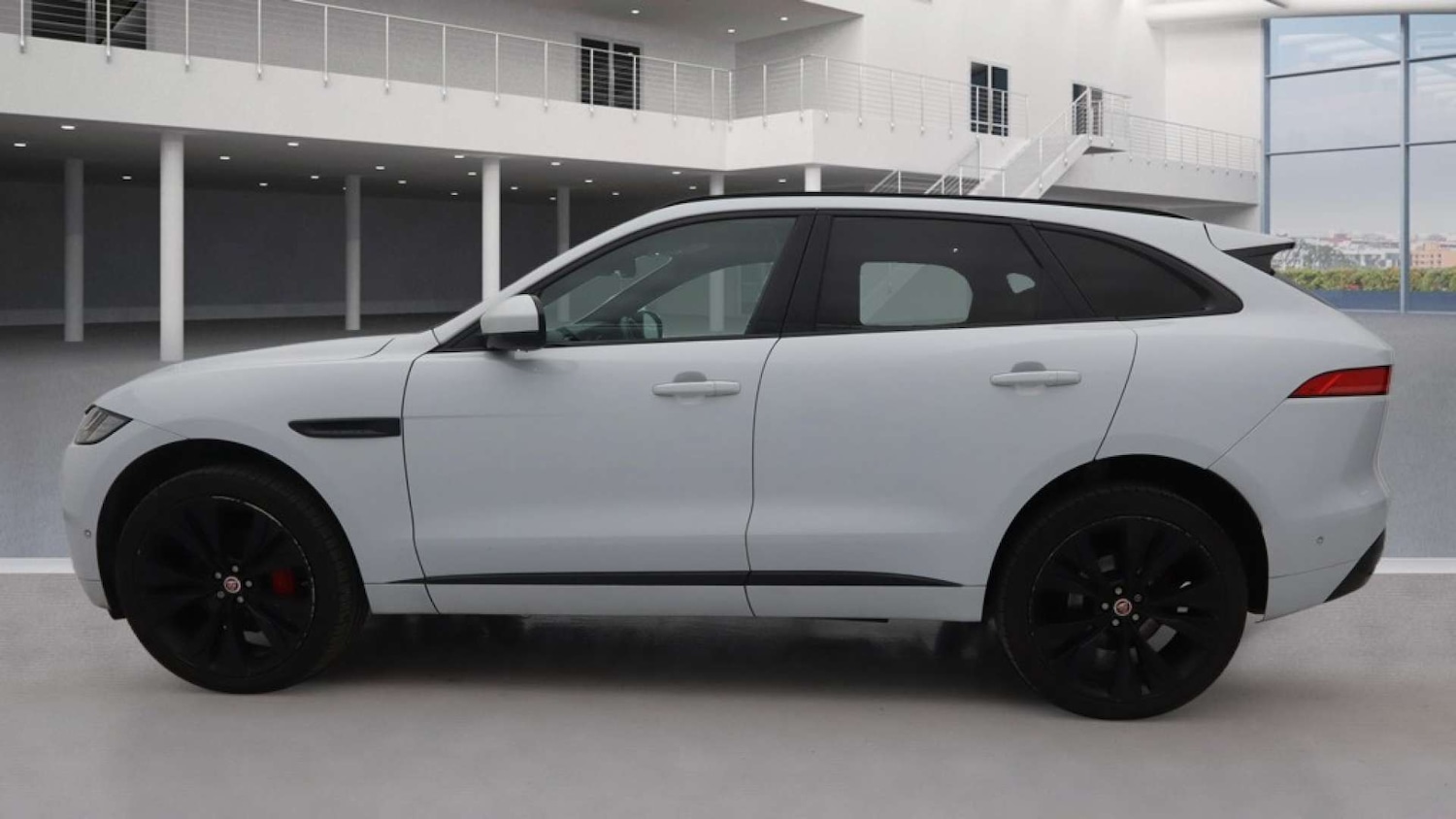Used Jaguar F-Pace 2016 for sale - 77184824: Photo 6