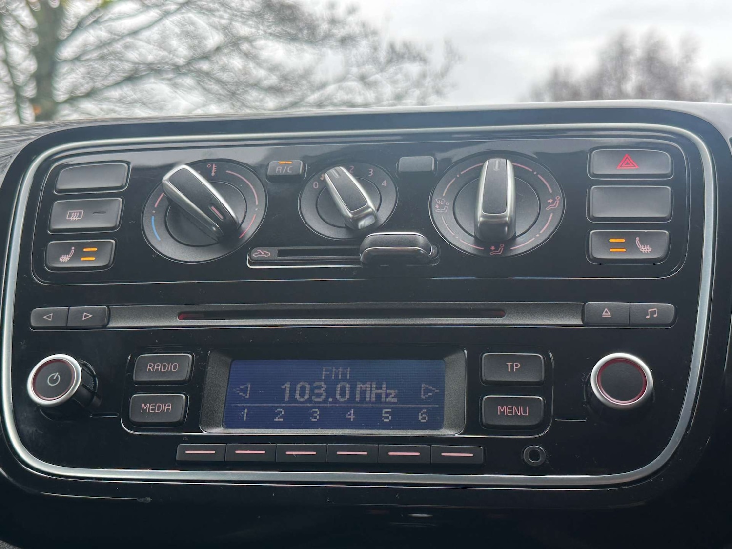 Used Volkswagen up! 2013 for sale - 76449794: Photo 17