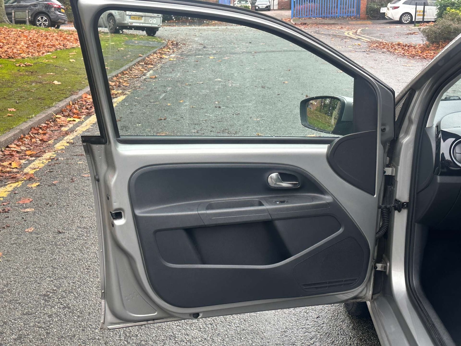 Used Volkswagen up! 2013 for sale - 76449794: Photo 26