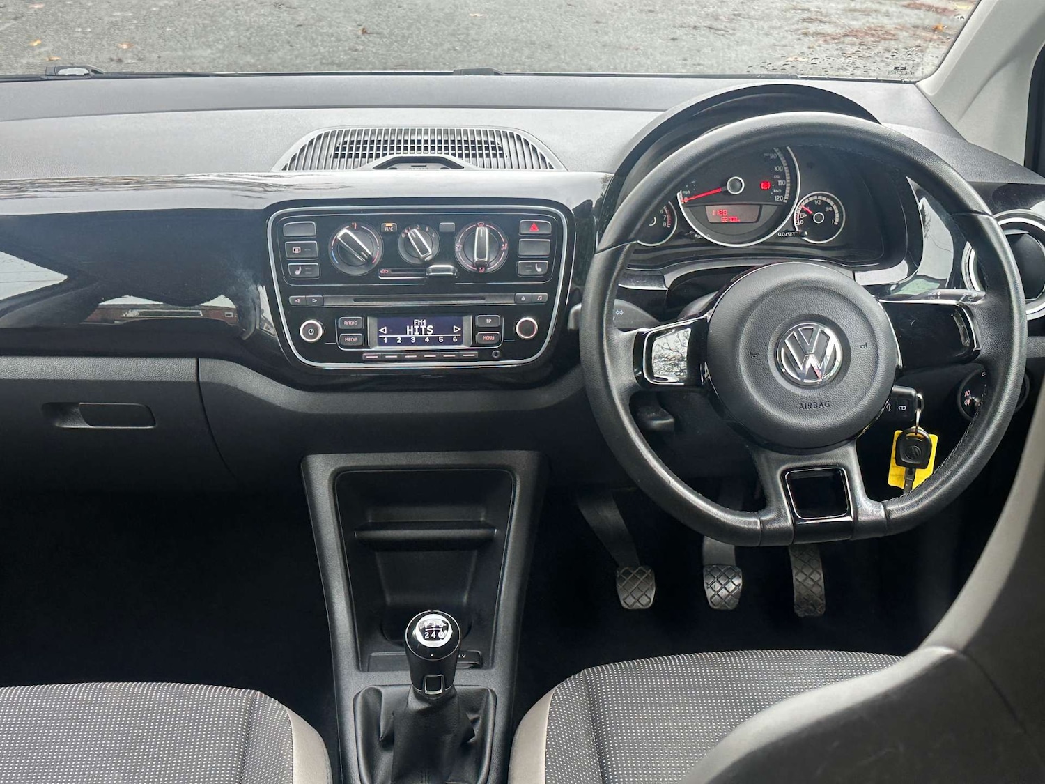 Used Volkswagen up! 2013 for sale - 76449794: Photo 27