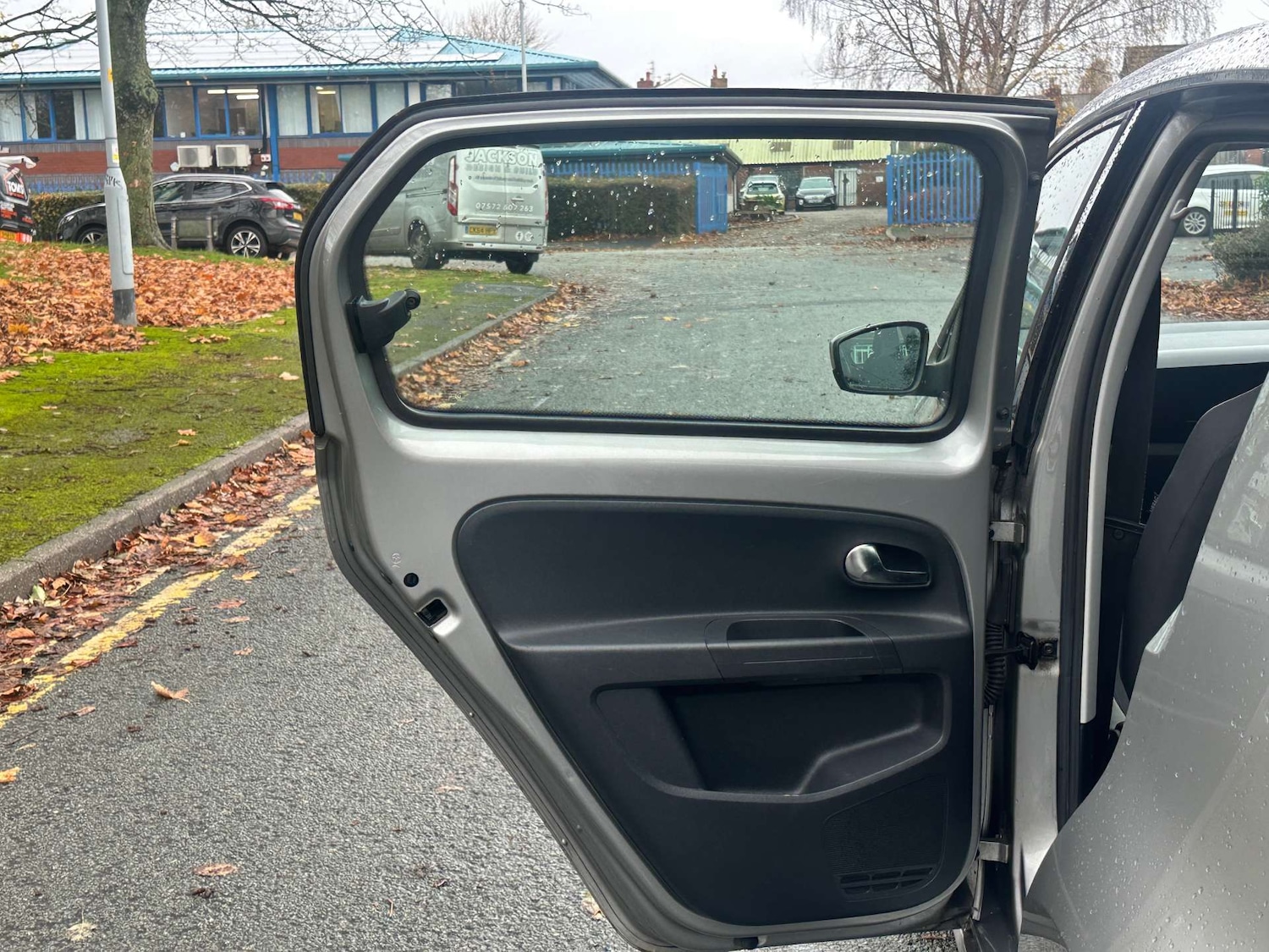 Used Volkswagen up! 2013 for sale - 76449794: Photo 31