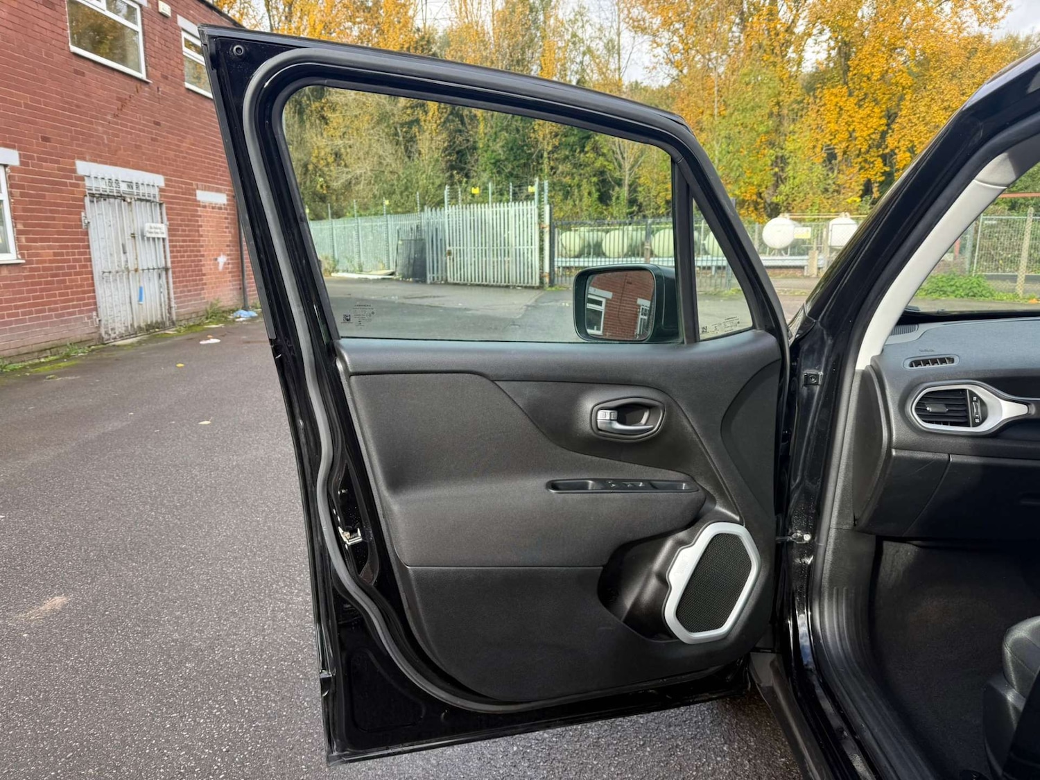 Used Jeep Renegade 2017 for sale - 77148644: Photo 18