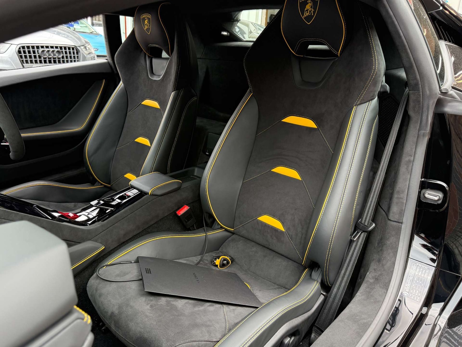 Used Lamborghini Huracan 2023 for sale - 76948199: Photo 21