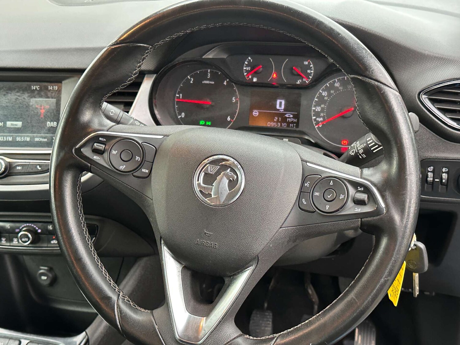 Used Vauxhall Crossland X 2017 for sale - 76449808: Photo 21