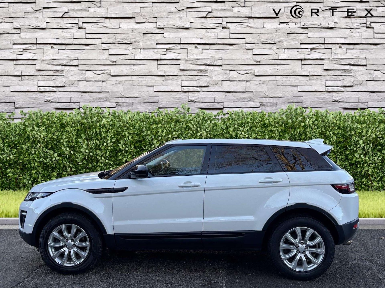 Used Land Rover Range Rover Evoque 2016 for sale - 77236293: Photo 5